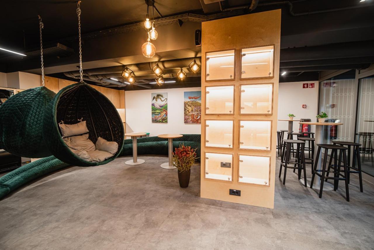 Dragons Dream Hostel リュブリャナ エクステリア 写真