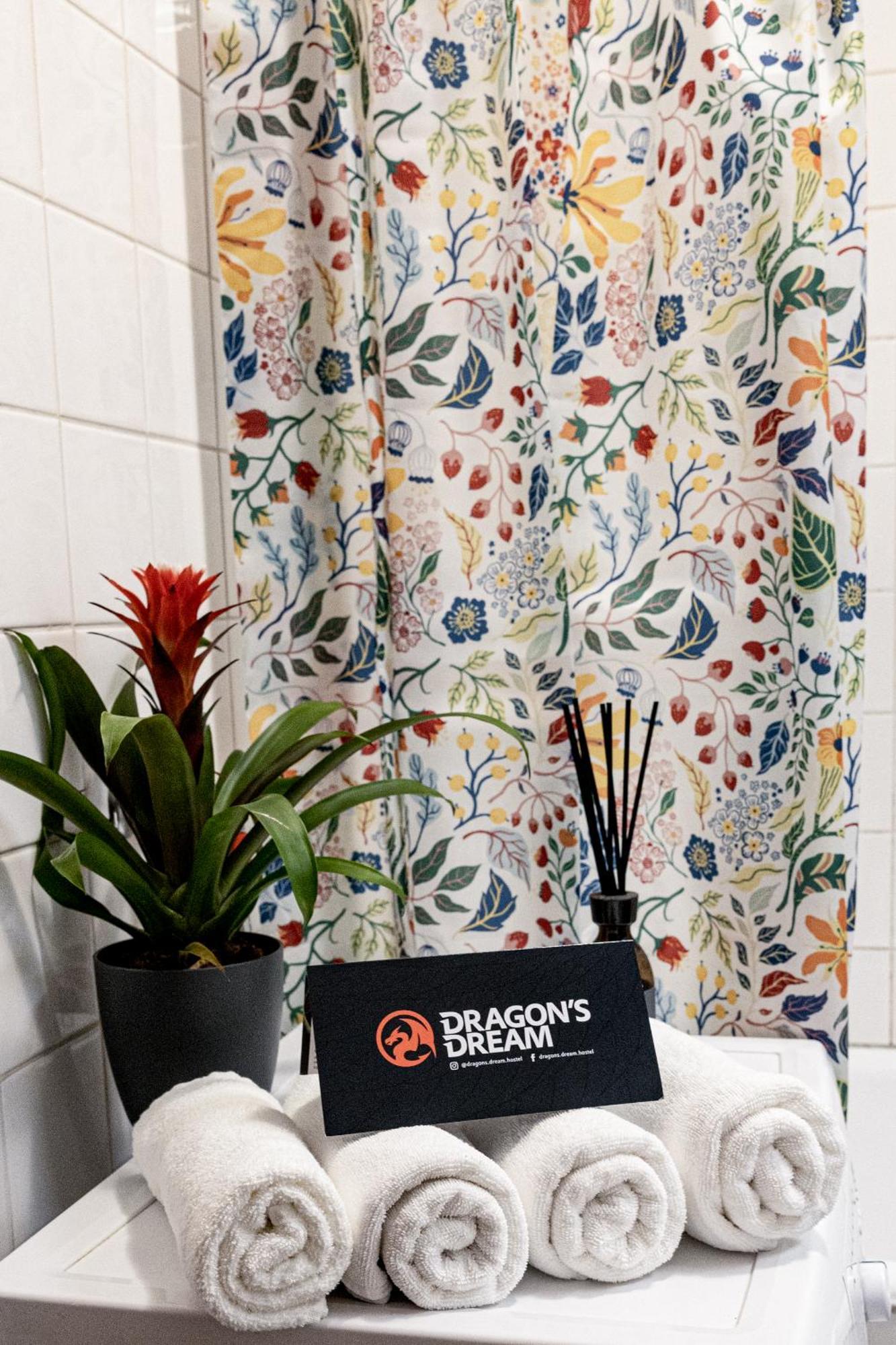 Dragons Dream Hostel リュブリャナ エクステリア 写真